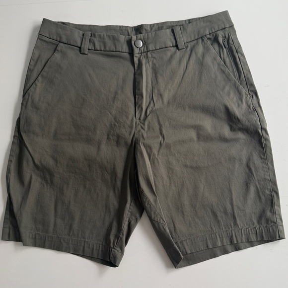Lululemon Mens Commission Shorts Sz 30 Army Olive Green Chino 9” Classic Pockets - Picture 1 of 11